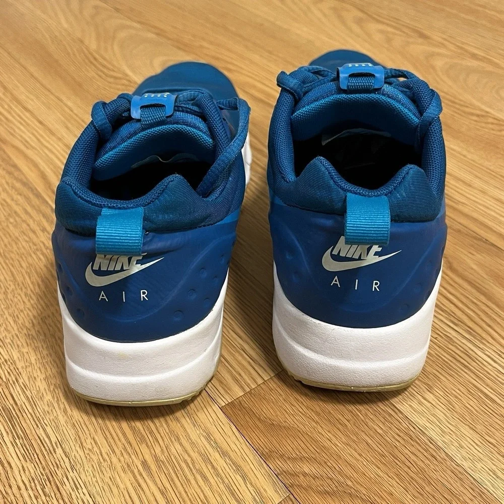 Nike Women's Air Max Motion Low SE Sneakers Size 7.5 Turquoise White 844895-303
